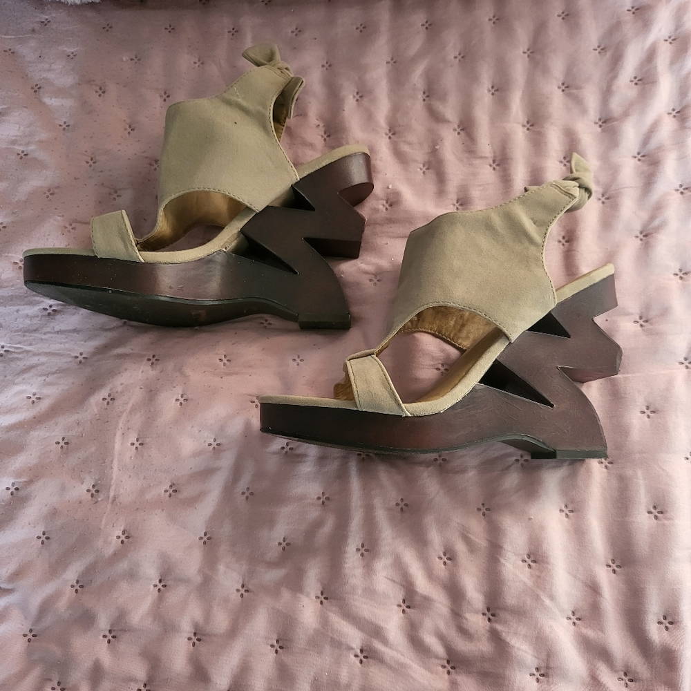 Shoes - Picture 3 of 3